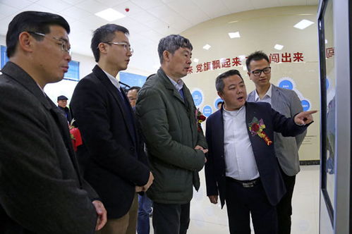 廣西趕街農(nóng)村電商學(xué)院在平果掛牌成立，專家齊聚助力鄉(xiāng)村振興